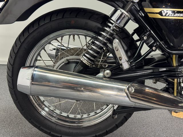 moto-guzzi - v-7-classic