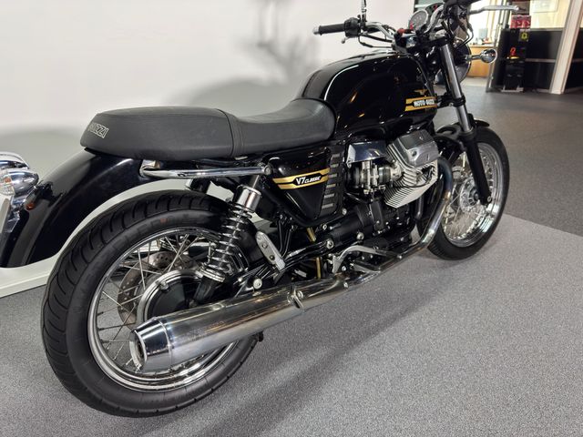 moto-guzzi - v-7-classic