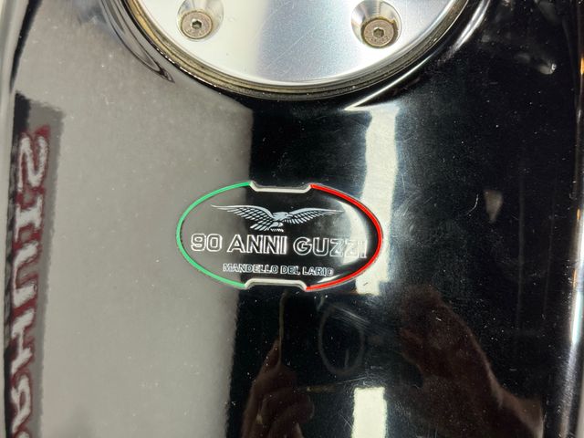 moto-guzzi - v-7-classic