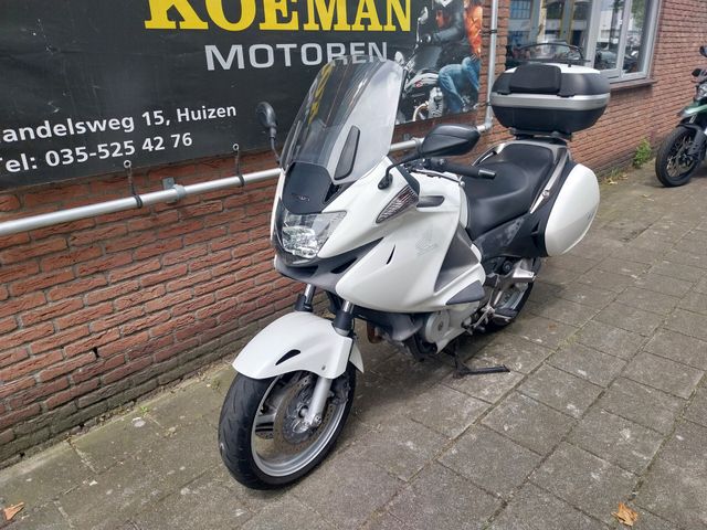 honda - nt-700-v-deauville-c-abs