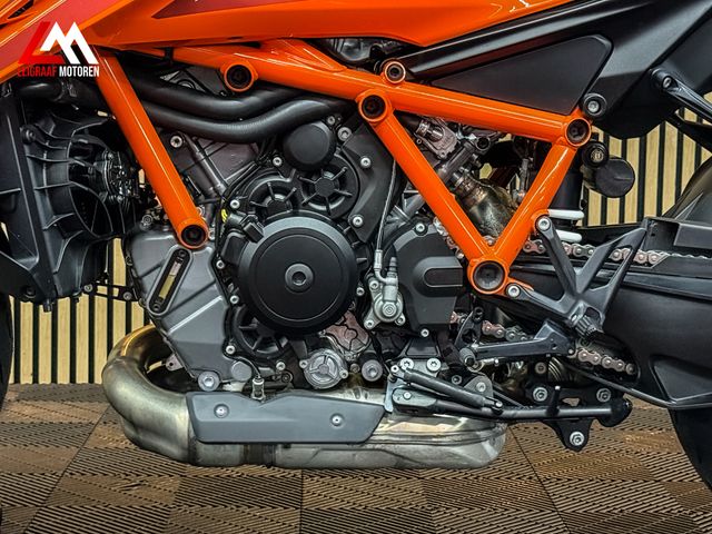 ktm - 1390-super-duke-r