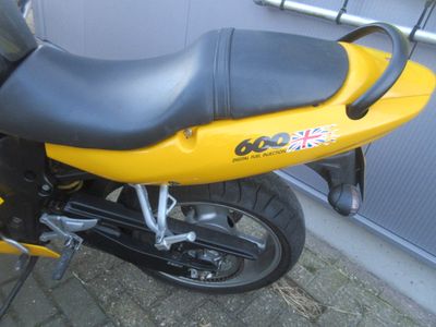 TRIUMPH TT 600 – foto 3