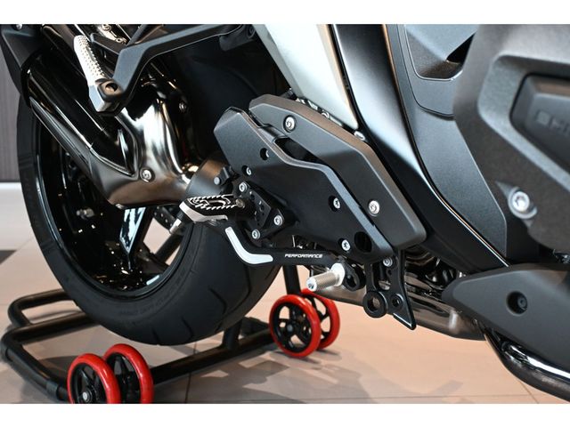bmw - r-1300-rs