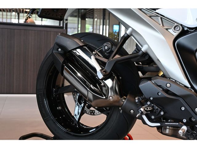 bmw - r-1300-rs