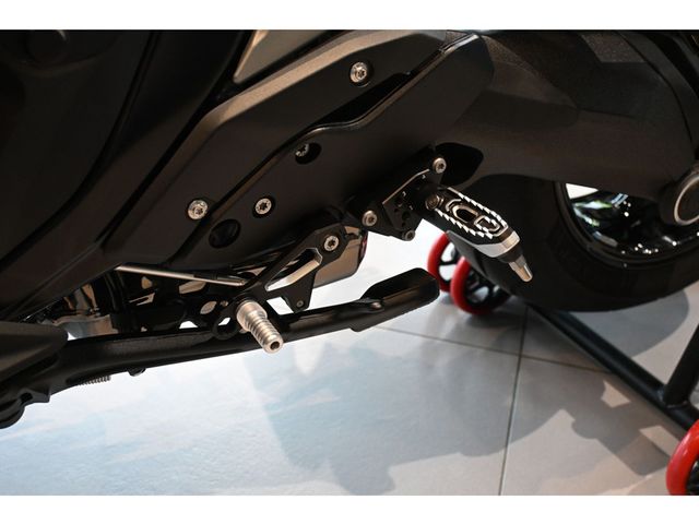 bmw - r-1300-rs