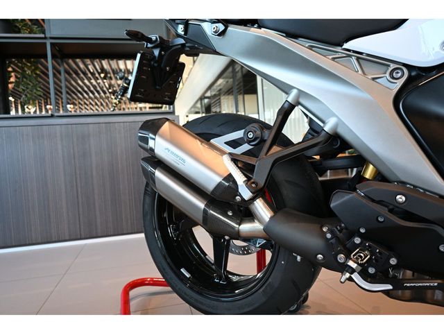 bmw - r-1300-rs