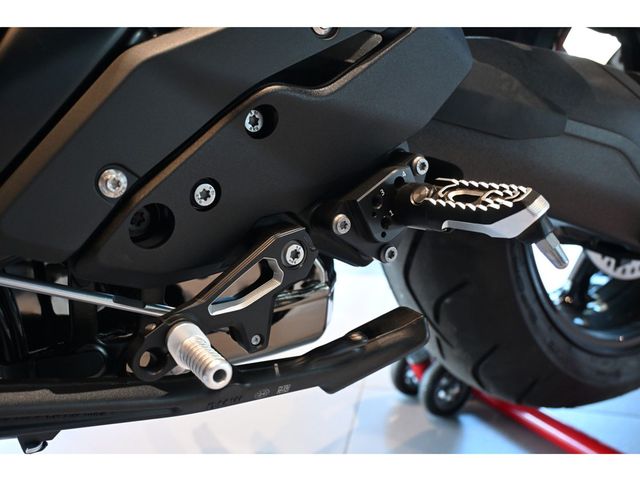 bmw - r-1300-rs
