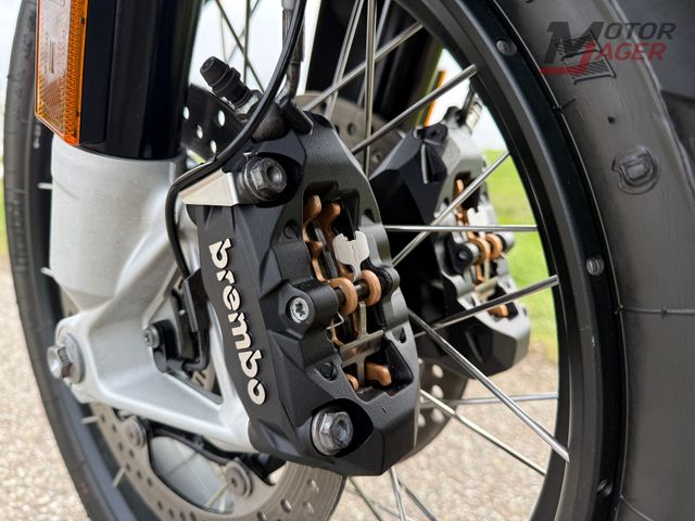 bmw - r-1200-gs-adventure-triple-black