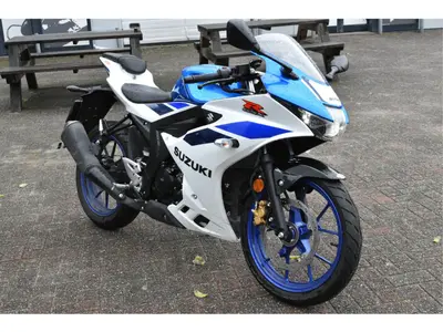 SUZUKI GSX-R 125 ABS – foto 3