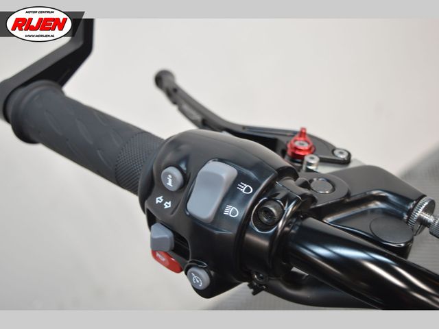 triumph - bonneville-t-120-black