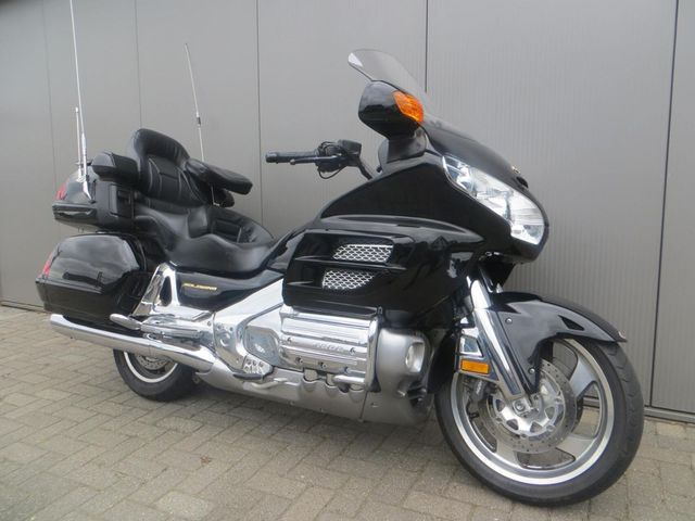 honda - gl-1800-goldwing