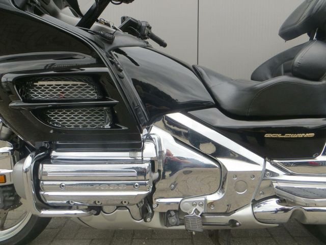 honda - gl-1800-goldwing