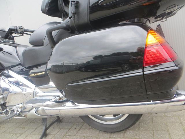 honda - gl-1800-goldwing
