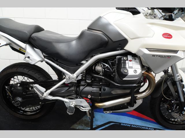 moto-guzzi - stelvio-1200-4v