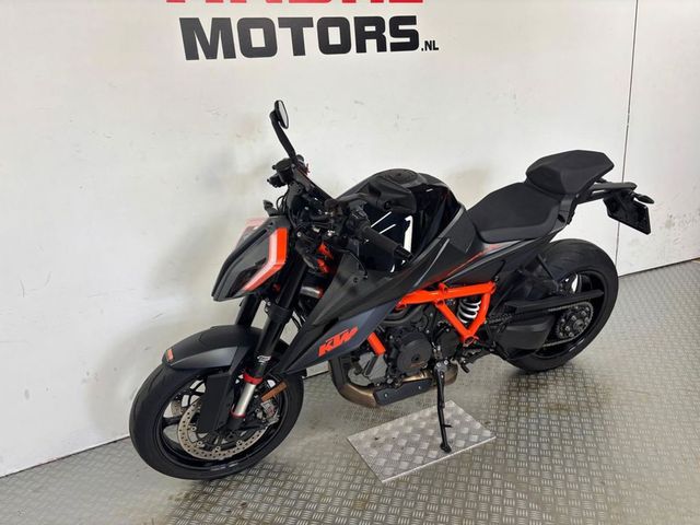 ktm - 1290-super-duke-r