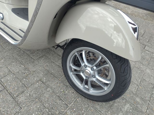 vespa - primavera-125