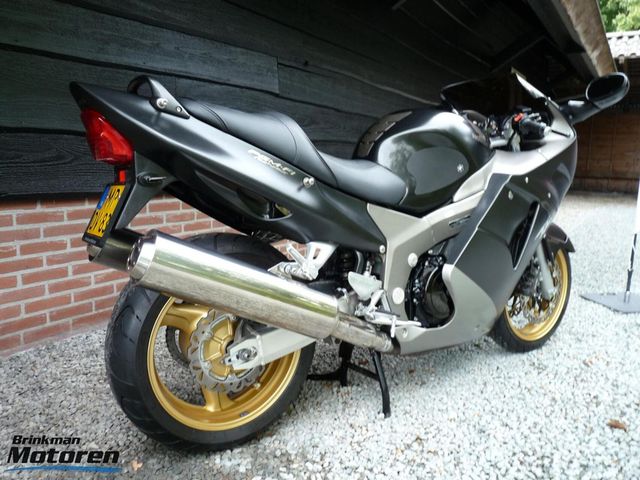 honda - cbr-1100--xx-super-blackbird