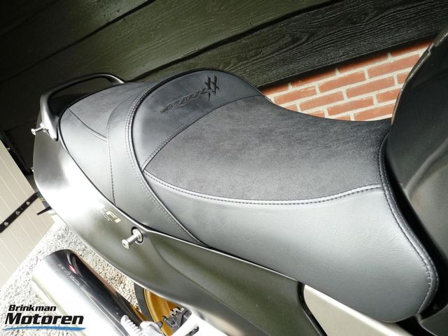 honda - cbr-1100--xx-super-blackbird