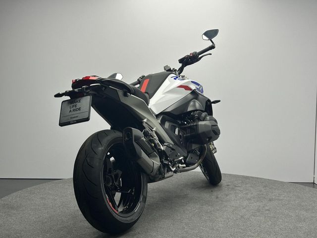bmw - r-1300-r