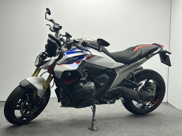 bmw - r-1300-r