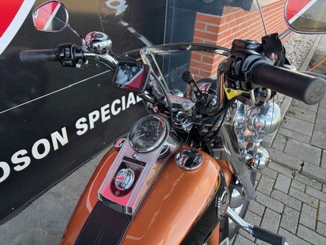 harley-davidson - heritage-softail-classic-flstc