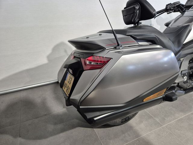 honda - gl-1800-goldwing-f6b