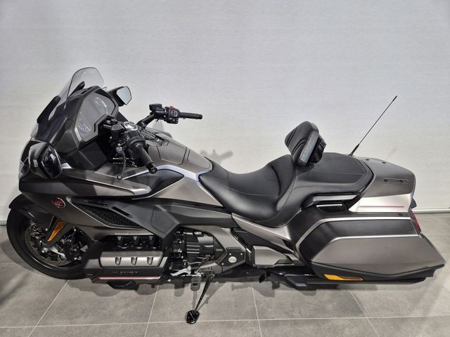 honda - gl-1800-goldwing-f6b