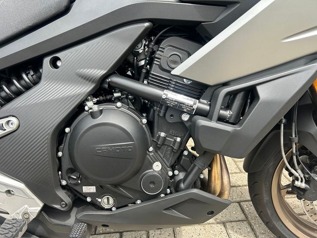 cfmoto - 700-mt