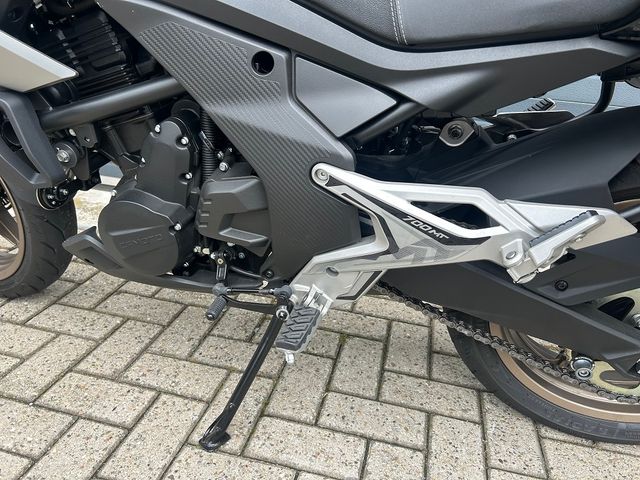 cfmoto - 700-mt
