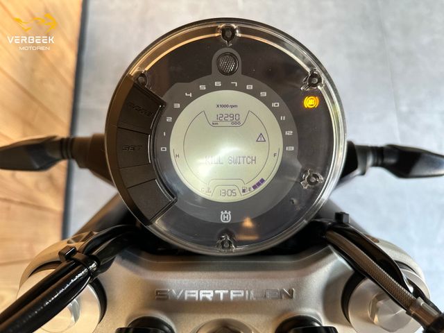 husqvarna - svartpilen-401