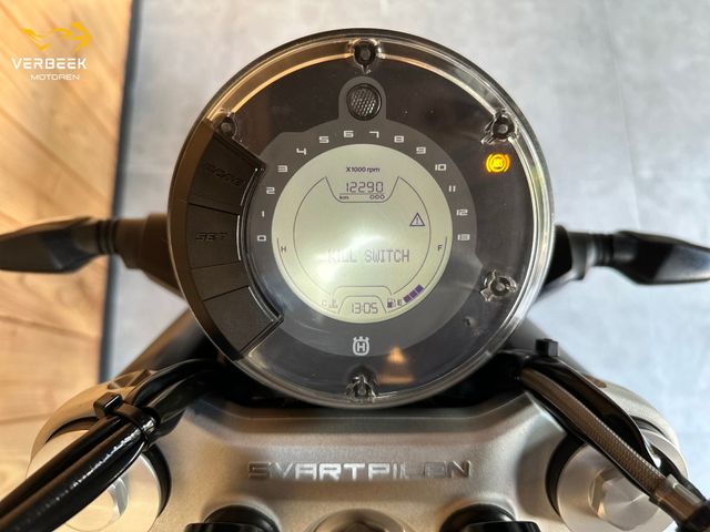 husqvarna - svartpilen-401