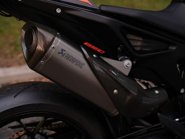 ktm - 890-duke-l