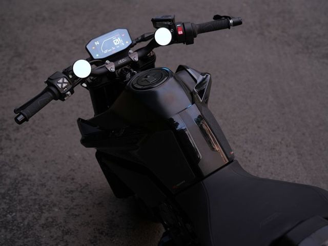 ktm - 890-duke-l