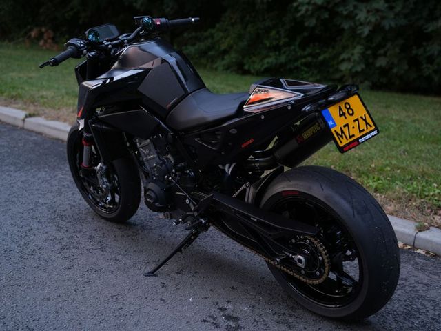 ktm - 890-duke-l