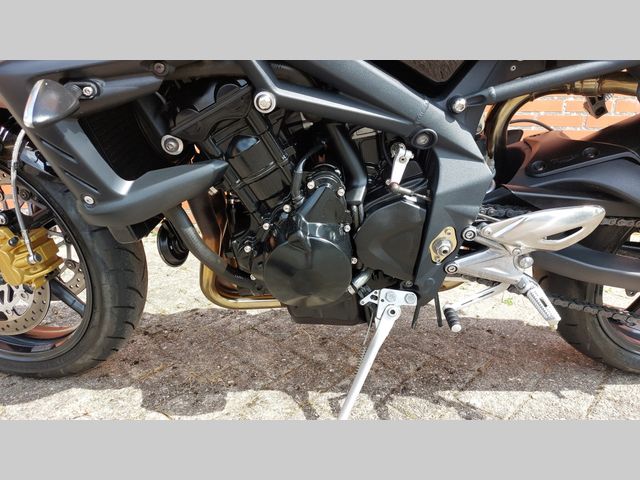 triumph - street-triple-675