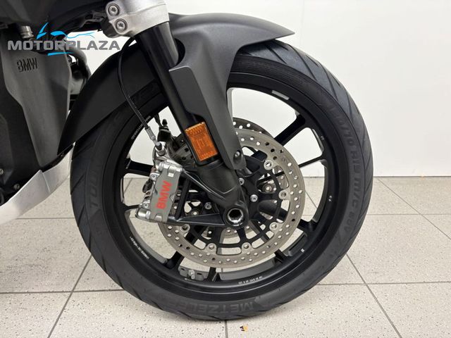 bmw - r-1300-gs-adventure