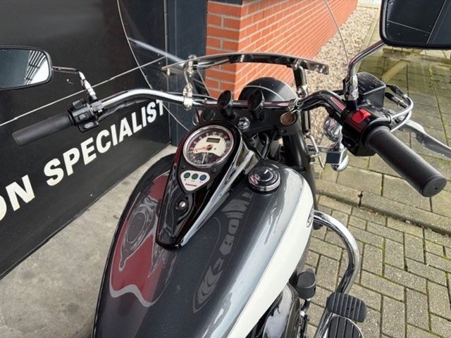 kawasaki - vn-900-classic