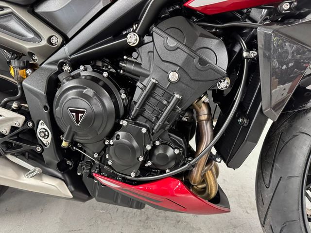 triumph - street-triple-rs