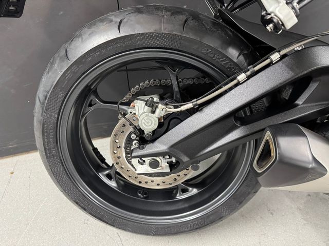 triumph - street-triple-rs