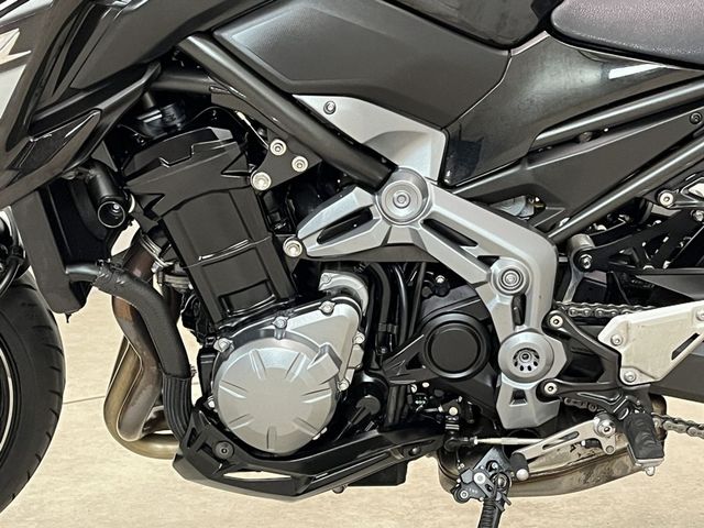 kawasaki - z900