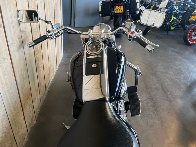 suzuki - vl-1500-lc-intruder