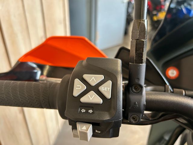 ktm - 790-adventure-r