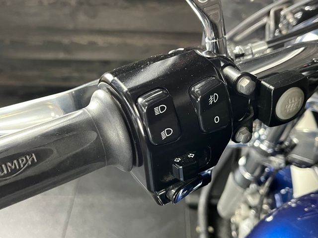 triumph - thunderbird