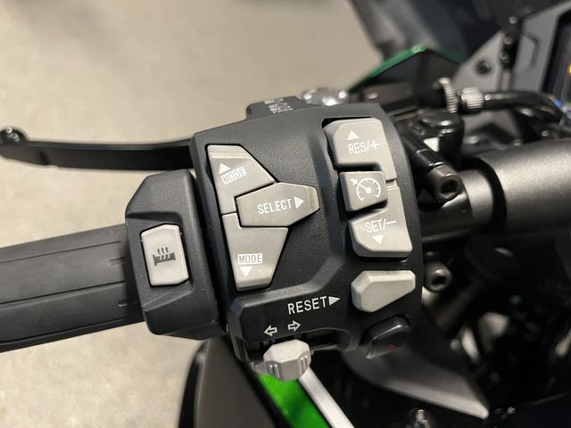 kawasaki - ninja-1000sx-tourer