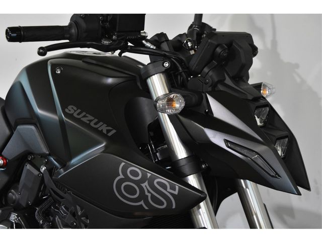 suzuki - gsx-8s