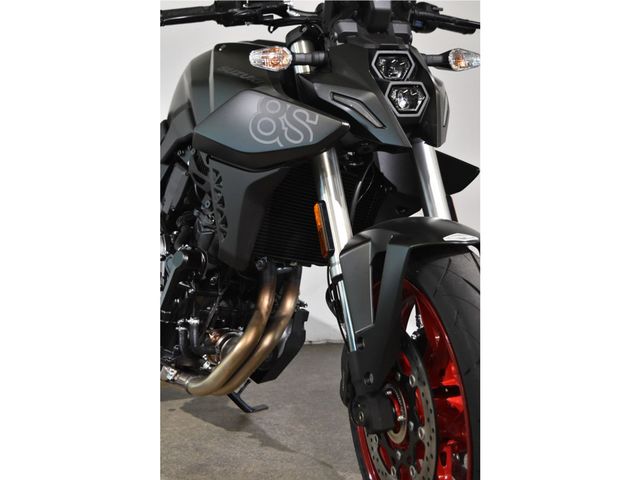 suzuki - gsx-8s