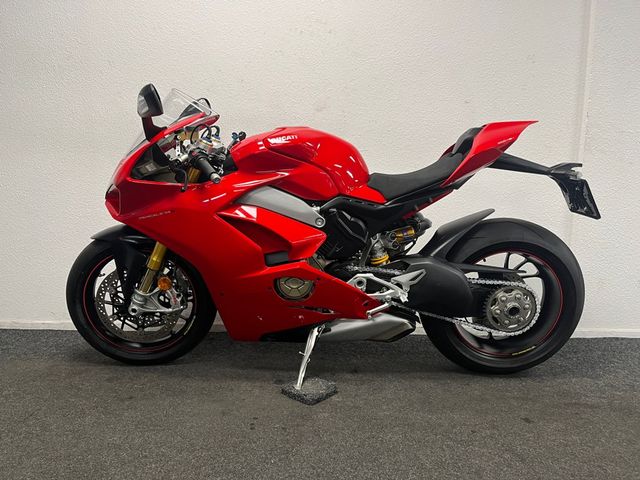 ducati - panigale-v4-s