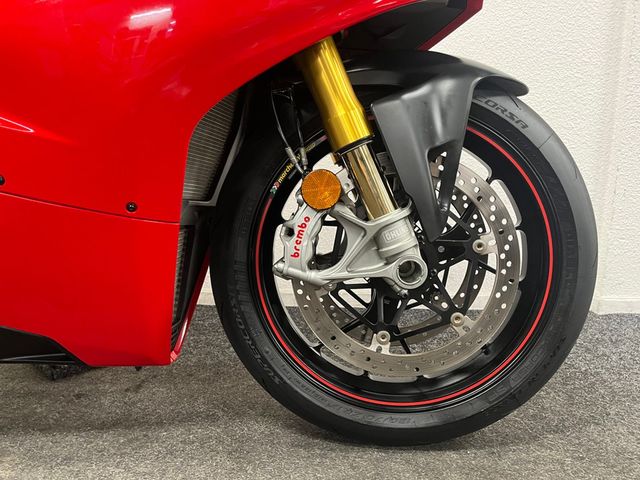 ducati - panigale-v4-s