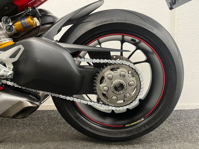 ducati - panigale-v4-s