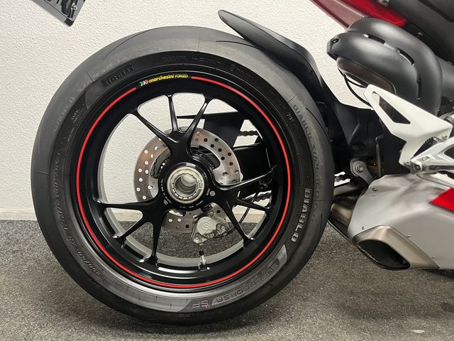 ducati - panigale-v4-s
